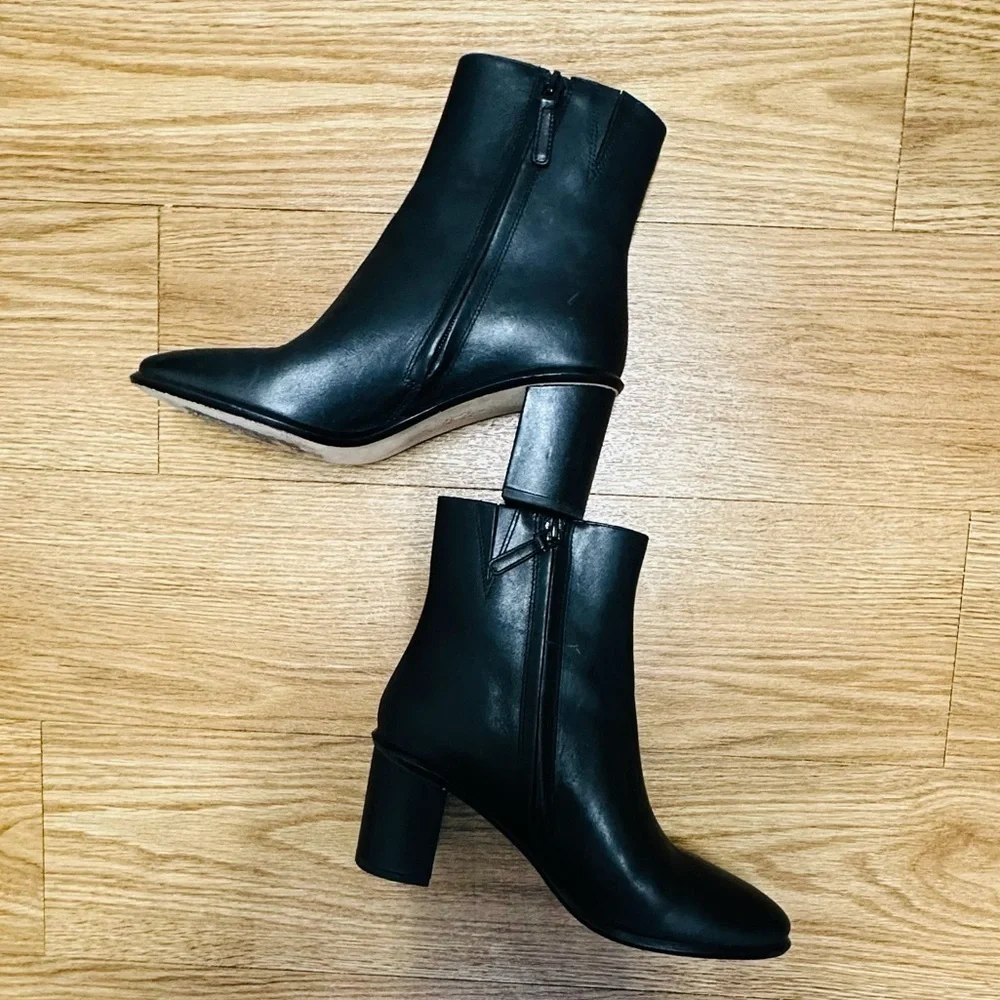 Tory Burch  HEELED BLACK ANKLE LEATHER BOOT